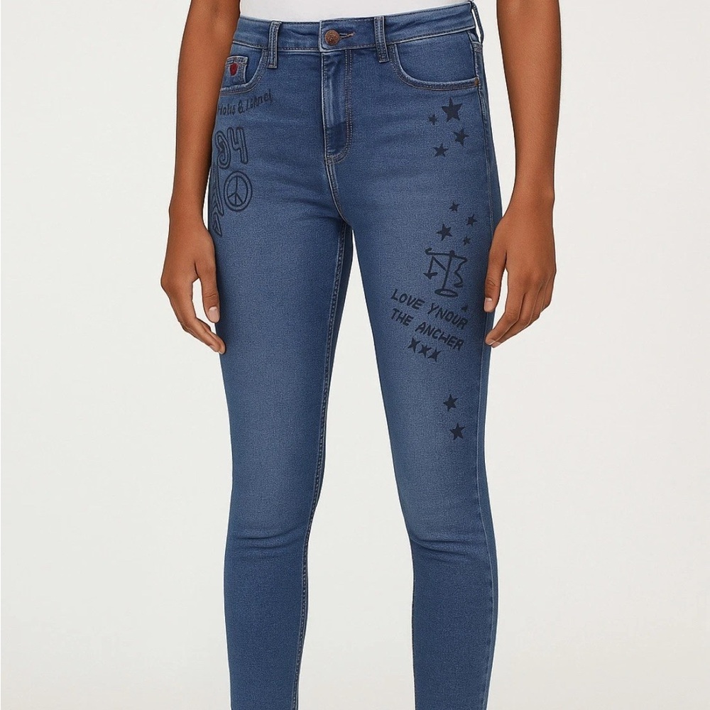 🆕🚺 H&M Super Skinny Jeans Pants Women XS 2-4 Graffiti Print Streetwear Vibes